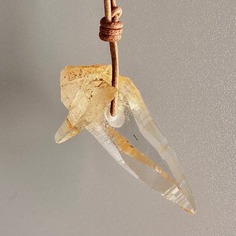 【ガネッシュヒマール産】リモナイトイン天然ヒマラヤ水晶ペンダント/ GaneshHimal Limonite in Natural Pendant