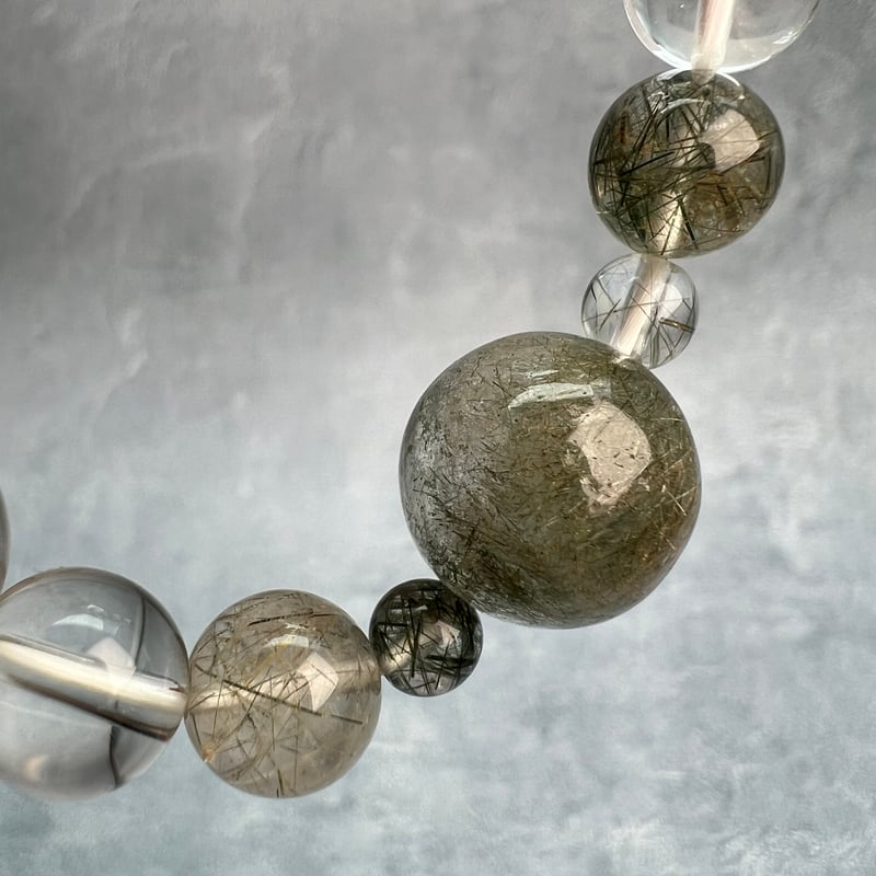 デザインブレスレット】ガネッシュヒマール産アクチノライト&クロー