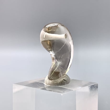 ガウリシャンカール産天然スモーキークォーツ"手磨き加工"勾玉ビーズ2️⃣/Gaurishankar Himalayan Smoky  Quartz Magatama