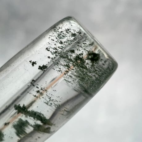 【ガネッシュヒマール産】クローライトイン天然ヒマラヤ水晶 樽型ビーズ⑬/Ganesh Himal Chlorite in Himalayan Quartz barrel beads