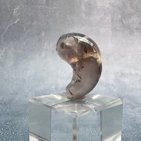 【ガウリシャンカール産】天然ヒマラヤスモーキークォーツ"手磨き加工"勾玉ビーズ⑤/Gaurishankar Himalayan Smoky  Quartz Magatama Beads