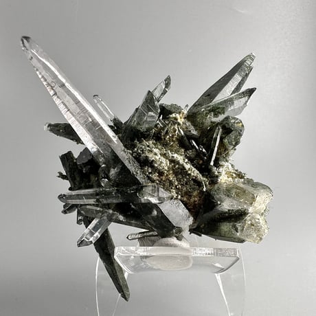 ガネッシュヒマール産クローライト&リモナイト入り天然ヒマラヤ水晶 クラスター③ Ganesh Himal  Chlorite&Limonite in Himalayan Quartz Cluster