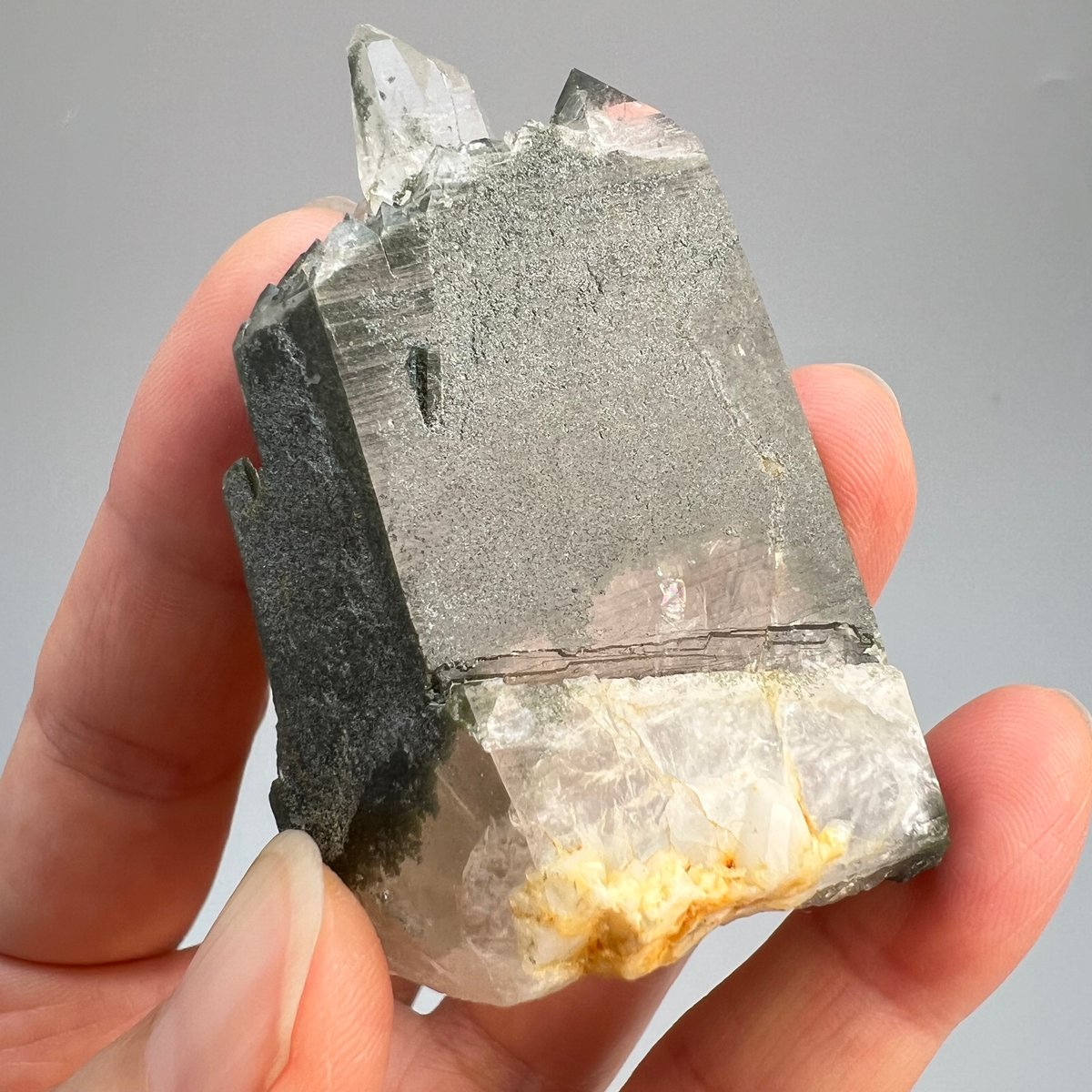 ガネッシュヒマール ラパ産 アクチノライトインクオーツリング 7〜8号