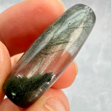 【ガネッシュヒマール産】アクチノライト&クローライトイン天然ヒマラヤ水晶 樽型ビーズ/Ganesh Himal Actinolite&Chlorite in barrel beads