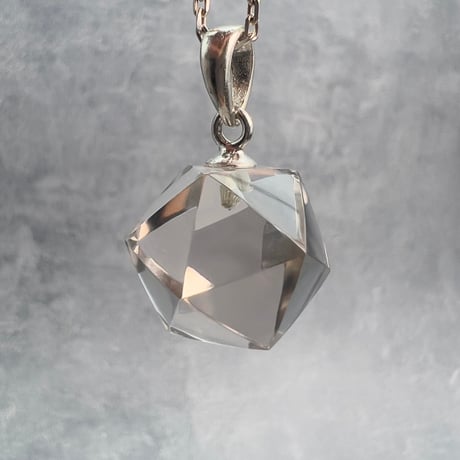 【ガネッシュヒマール産】天然ヒマラヤ水晶"手磨き加工"イコサヘドロン"ペンダントトップ/Ganesh Himal Himalayan Quartz "Icosahedron"Pendant Top
