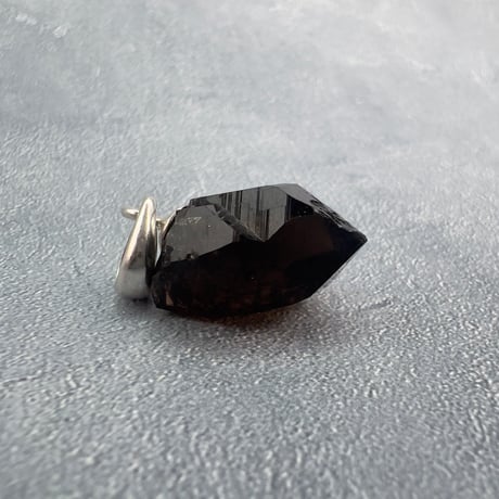 【ガウリシャンカール産】天然ヒマラヤスモーキークォーツ バチカン付きペンダントトップ②/Gaurishankar Himalayan Smoky Silver925 pendant top