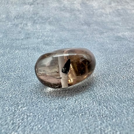 【ガウリシャンカール産】天然ヒマラヤスモーキークォーツ"手磨き加工"勾玉ビーズ⑤/Gaurishankar Himalayan Smoky  Quartz Magatama Beads