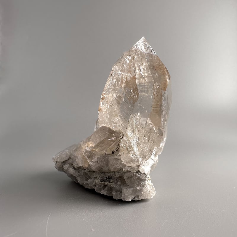 高品質 ガネッシュヒマール産 ヒマラヤ水晶 リモナイト 原石 ポイント 水晶 ガネッシュヒマール産リモナイトインヒマラヤ水晶 ポイント 