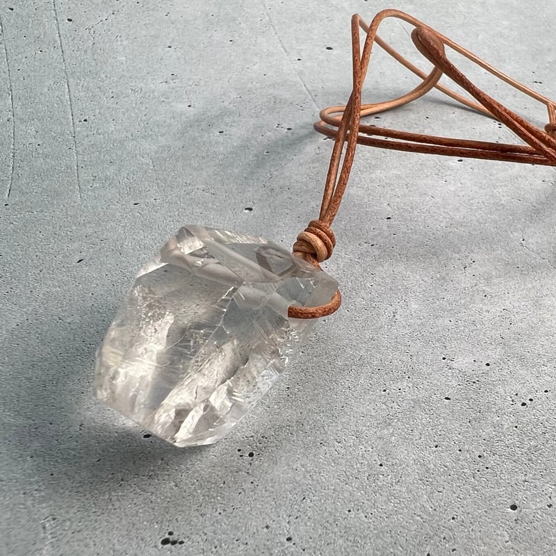 ガネッシュヒマール産】天然ヒマラヤ水晶ペンダント(ポリッシュ