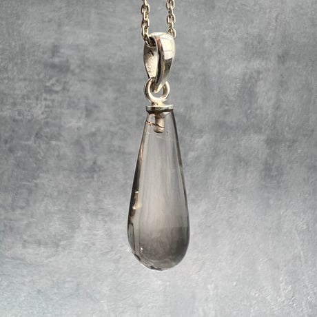 【ガウリシャンカール産】天然ヒマラヤスモーキークォーツ雫型ペンダントトップ/GauriShankar Himalayan Smoky Quartz Drop Pendant Top