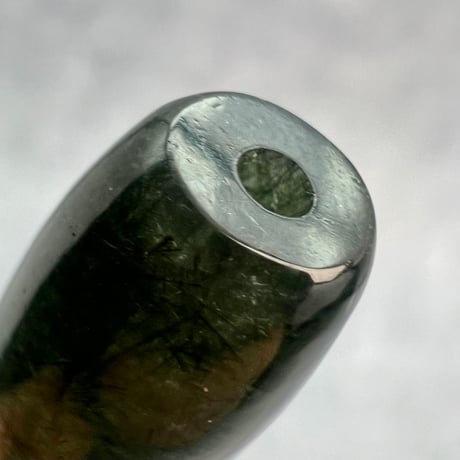 【ガネッシュヒマール産】アクチノライトイン天然ヒマラヤ水晶 樽型ビーズ/Ganesh Himal Actinolite in Himalayan Quartz barrel beads