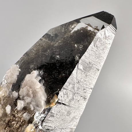 【ガネッシュヒマール産】クローライトイン天然ヒマラヤ水晶ミニポイント"YY"/Ganesh Himal Chlorite in Himalayan Quartz mini Point