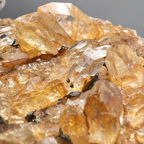 【ガネッシュヒマール産】リモナイトインヒマラヤ水晶クラスター/ Ganesh Himal Limonite in Himalayan Quartz Cluster