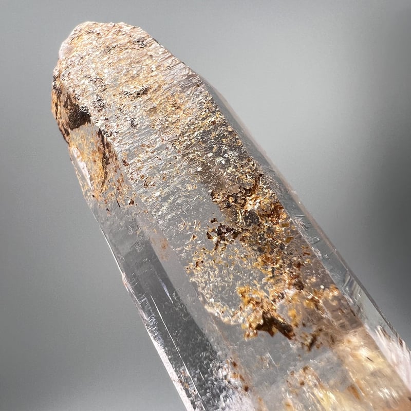 ガネーシュヒマール ヒンドゥン産 リモナイトインクォーツ ガネッシュヒマール産リモナイトインヒマラヤ水晶ポイント