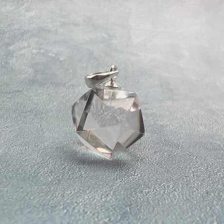 【ガネッシュヒマール産】天然ヒマラヤ水晶"手磨き加工"イコサヘドロン"ペンダントトップ/Ganesh Himal Himalayan Quartz "Icosahedron"Pendant Top