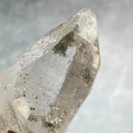【カイラス産】天然ヒマラヤ水晶革紐付きペンダント/Kailash Himalayan Quartz Pendant
