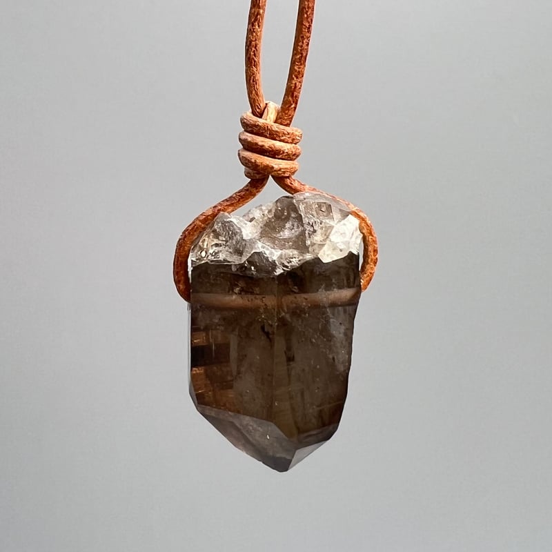 ガウリシャンカール産 ヒマラヤ水晶 ライトスモーキークォーツ 原石　ペンダント ガウリシャンカール産 ヒマラヤ水晶 ライトスモーキークォーツ