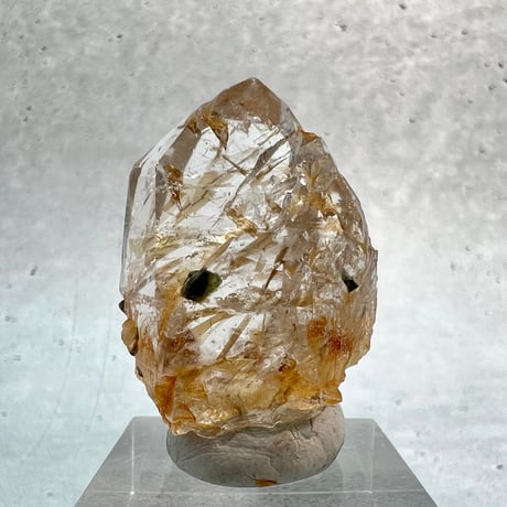 【ガネッシュヒマール産】バイオタイトイン天然ヒマラヤ水晶/Ganesh Himal Biotite in Himalayan Quartz