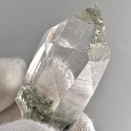 【ガネッシュヒマール産】クローライトイン天然ヒマラヤ水晶ミニポイント"CC"/Ganesh Himal Chlorite in Himalayan Quartz Mini Point