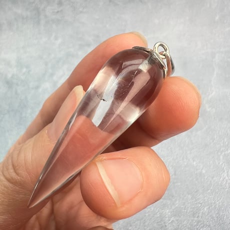 【ガネッシュヒマール産】天然ヒマラヤ水晶"手磨き加工"ペンデュラムペンダントトップ/Ganesh Himal Himalayan Quartz Pendulum Pendant Top