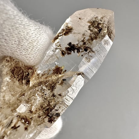 【ガネッシュヒマール産】バイオタイトイン天然ヒマラヤ水晶ミニポイント"GG"/Ganesh Himal Biotite in Himalayan Quartz Mini Point