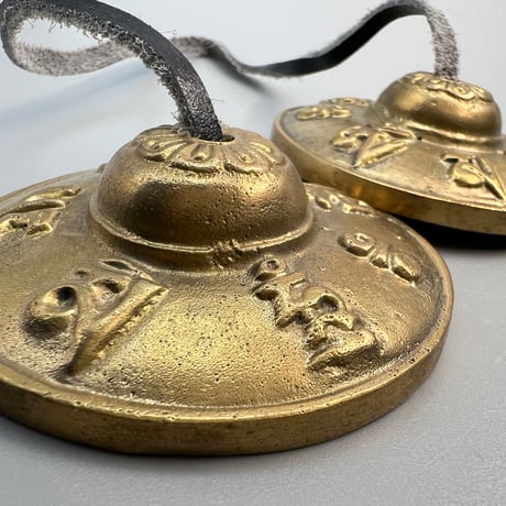 【ティンシャ】オンマニペメフム(約6.5cm)/Tingsha Om Mani Padme Hum🇳🇵made in Nepal
