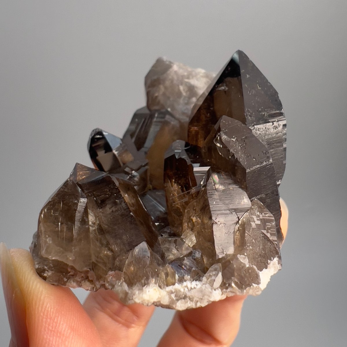 ガウリシャンカール産】天然ヒマラヤスモーキークォーツクラスター