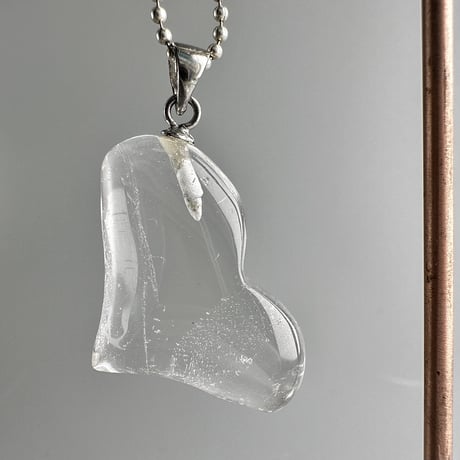 【ガネッシュヒマール産】天然ヒマラヤ水晶ハート型ペンダントトップ⑤ GaneshHimal Himalayan Quartz Heart Pendant Top