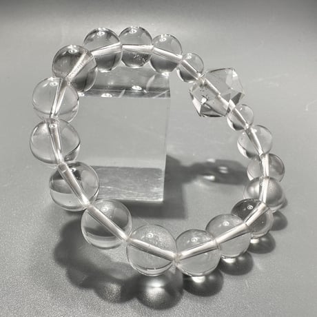 【デザインブレスレット】ガネッシュヒマール産ヒマラヤ水晶"イコサヘドロン" 内径14/GaneshHimal"Icosahedron"