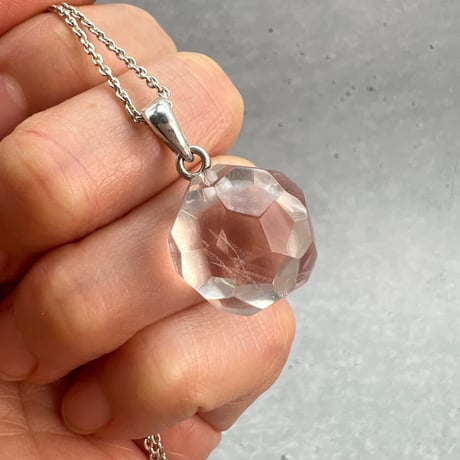 【ガネッシュヒマール産】天然ヒマラヤ水晶"手磨き加工"多面カットペンダントトップ/Ganesh Himal Himalayan Quartz Multicut Pendant Top