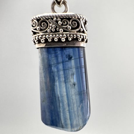 ネパール産ヒマラヤカイヤナイトS/V925ペンダントトップ ① NEPAL Himalayan Kyanite Pendant Top
