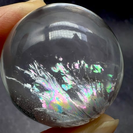 【ガネッシュヒマール産】ナチュラルレインボーイン天然ヒマラヤ水晶丸玉/Ganesh Himal Natural Rainbow In Himalayan Quartz Sphere