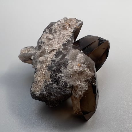 【ガウリシャンカール産】天然ヒマラヤスモーキークォーツクラスター GauriShankar Himalayan Smoky Quartz Cluster