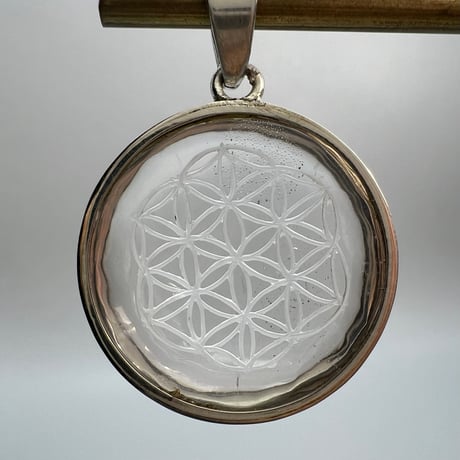 【ガネッシュヒマール産】天然ヒマラヤ水晶  "フラワーオブライフ"ペンダントトップ③/Ganesh Himal "Flower of Life"S/V Pendant Top