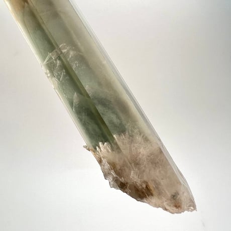 マダガスカル産クローライトインクォーツ/Madagascar Chlorite in Quartz