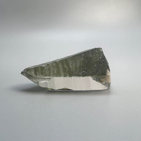 【ガネッシュヒマール産】クローライトイン天然ヒマラヤ水晶ポイント/Ganesh Himal Chlorite in Himalayan Quartz Mini Point