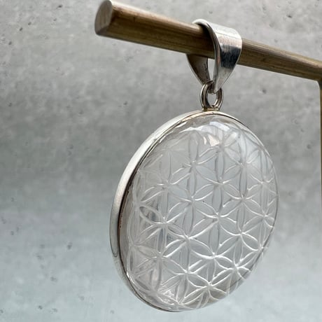 【ガネッシュヒマール産】天然ヒマラヤ水晶 "フラワーオブライフ"ペンダントトップ②-2/Ganesh Himal Himalayan Quartz "Flower of Life"