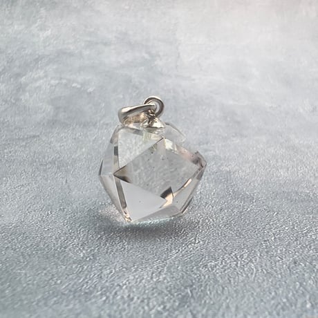 【ガネッシュヒマール産】天然ヒマラヤ水晶"手磨き加工"イコサヘドロン"ペンダントトップ/Ganesh Himal Himalayan Quartz "Icosahedron"Pendant Top