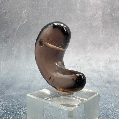【ガウリシャンカール産】天然ヒマラヤスモーキークォーツ"手磨き加工"勾玉ビーズ①/Gaurishankar Himalayan Smoky Quartz Magatama Beads