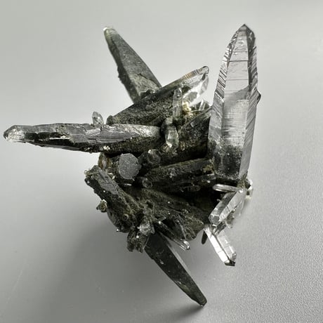 ガネッシュヒマール産クローライト&リモナイト入り天然ヒマラヤ水晶 クラスター③ Ganesh Himal  Chlorite&Limonite in Himalayan Quartz Cluster
