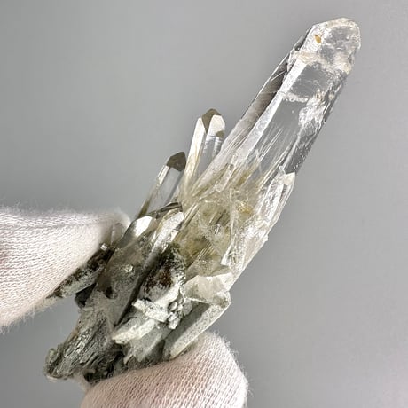 【ガネッシュヒマール産】アクチノライト&クローライトイン天然ヒマラヤ水晶ミニポイント"UU"/Ganesh Himal Actinolite&Chlorite in Himalayan Quartz