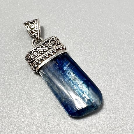 ネパール産ヒマラヤカイヤナイトS/V925ペンダントトップ ① NEPAL Himalayan Kyanite Pendant Top