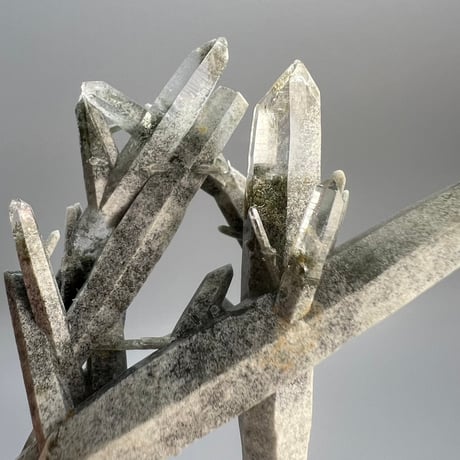 【ガネッシュヒマール産】クローライトインヒマラヤ水晶クラスター/Ganesh Himal  Chlorite in Himalayan Quartz Cluster