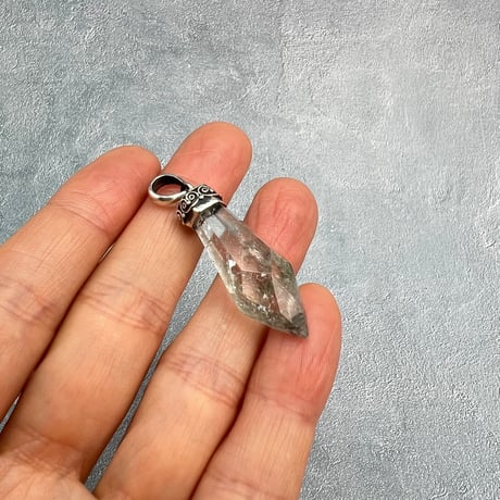 【ガネッシュヒマール産】アクチノライトイン天然ヒマラヤ水晶ペンダントトップ⑤/Ganesh Himal Actinorite in Himalayan Quartz Pendant Top