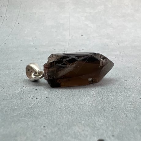 【ガウリシャンカール産】天然ヒマラヤスモーキークォーツ バチカン付きペンダントトップ/Gaurishankar HimalayanSmoky Silver925 pendant top