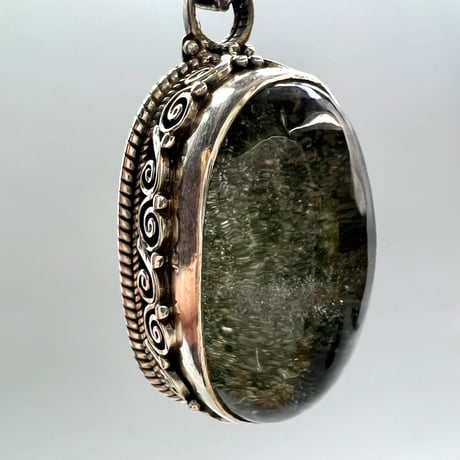 【ガネッシュヒマール産】クローライトイン天然ヒマラヤ水晶×シルバー925ペンダントトップ/Ganesh Himal Himalayan Quartz×Silver925Pendanttop