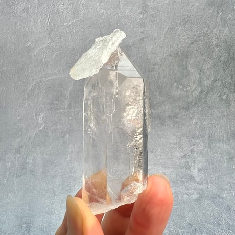 ⭕️本物保証品‼️ ガネッシュヒマール水晶勾玉　淡い緑苔入り　吉祥開運　神秘の… ネパール/ガネッシュヒマール産ヒマラヤ水晶勾玉 - 埼玉県吉川市