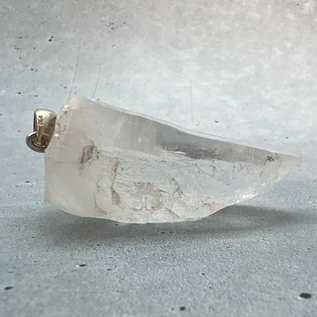 【カイラス産】天然ヒマラヤ水晶バチカン付きペンダントトップ①/Kailash Himalayan Quartz Pendant Top