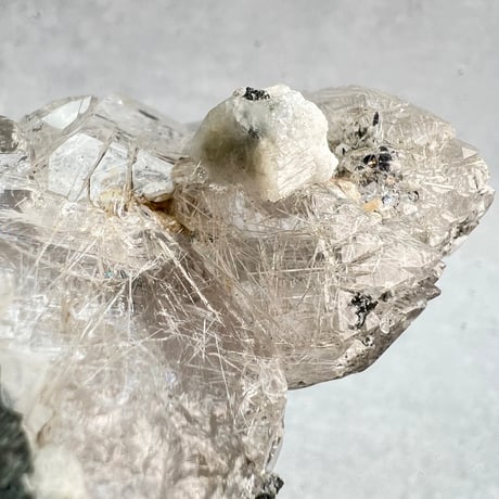 【ガネッシュヒマール産】トレモライトイン天然ヒマラヤ水晶/Ganesh Himal Tremolite in Himalayan Quartz