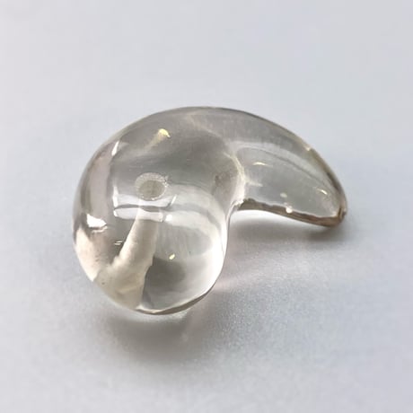 ガウリシャンカール産天然スモーキークォーツ"手磨き加工"勾玉ビーズ2️⃣/Gaurishankar Himalayan Smoky  Quartz Magatama